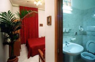 Viennese Due Hotel โรม ภายนอก รูปภาพ